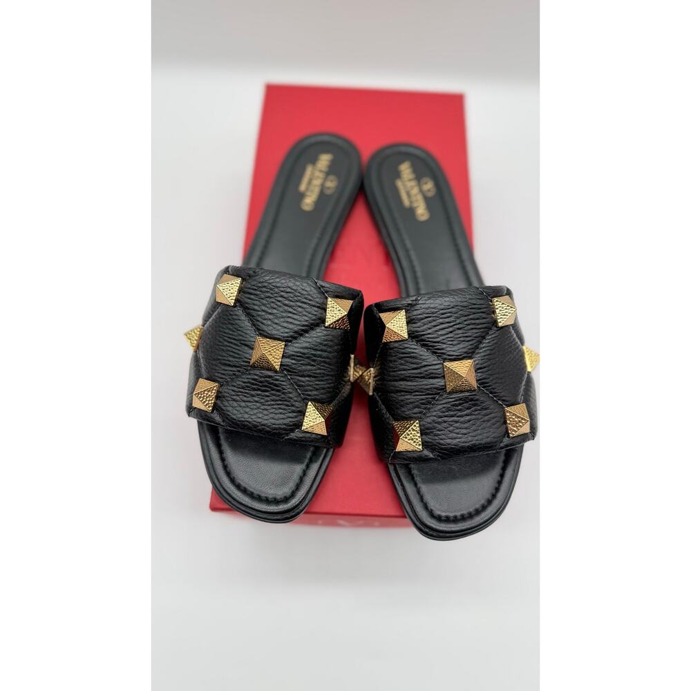 Valentino Garavani Black Leather Roman Stud Slides SZ: 39